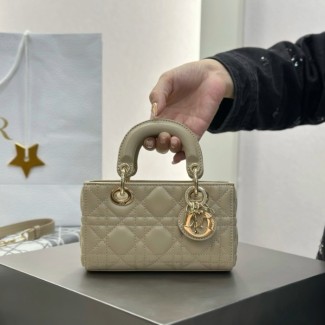 디올 마이크로 레이디 디조이 백 파우더 베이지