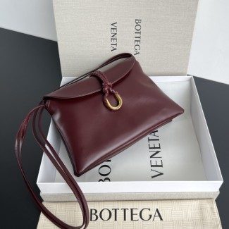 보테가베네타 리베르타 레더 숄더백 버건디 806034
