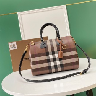 버버리 미디엄 체크 볼링 백 (다크 버치 브라운)